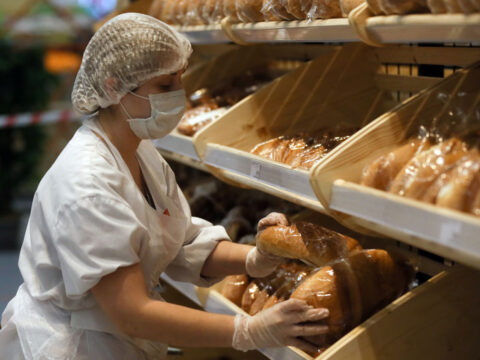 Il pane precotto deve essere confezionato