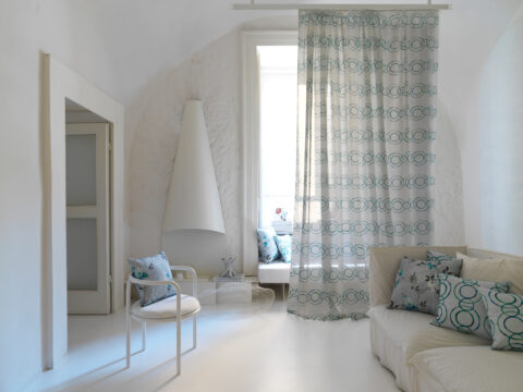 La tua casa parla di te… personalizzala di uno stile unico con tende, tappeti e tessuti “wow”
