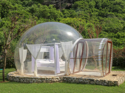 Bubble room: come dormire in una bolla sotto le stelle