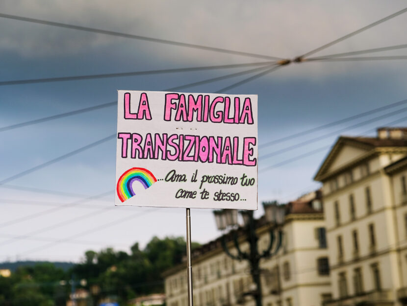 Un cartello del Gay Pride a Torino, 15 giugno 2019