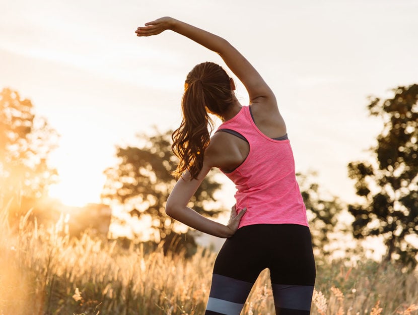 Stretching prima e dopo una camminata: perché e come farlo