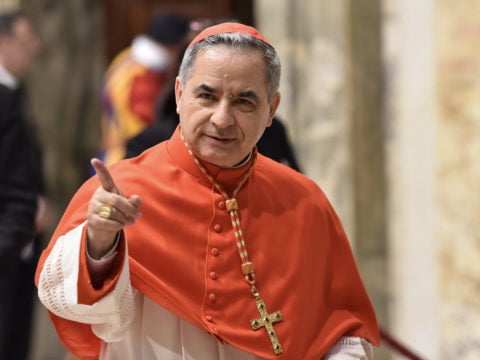Vaticano: spunta lo scandalo della "dama di Becciu"
