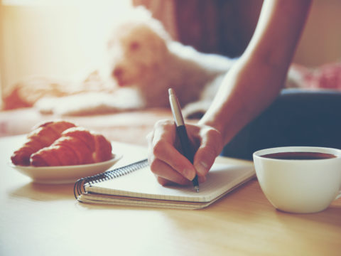 Dream Journal: ecco perché scrivere i tuoi sogni fa bene