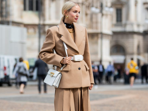 Giù dalla passerella! I look street style più belli visti alla MFW