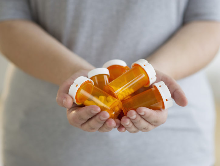 Bottigliette dei medicinali, i modi più creativi e green per riutilizzarle