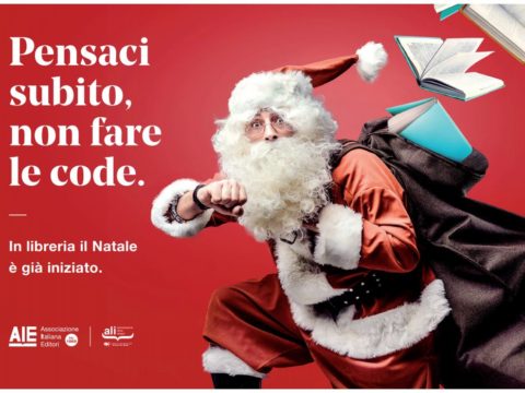 "Pensaci subito, non fare le code", la campagna per evitare le code di Natale in libreria
