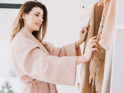 Vestire ai tempi del lockdown: perché curare il look a casa può farci sentire meglio