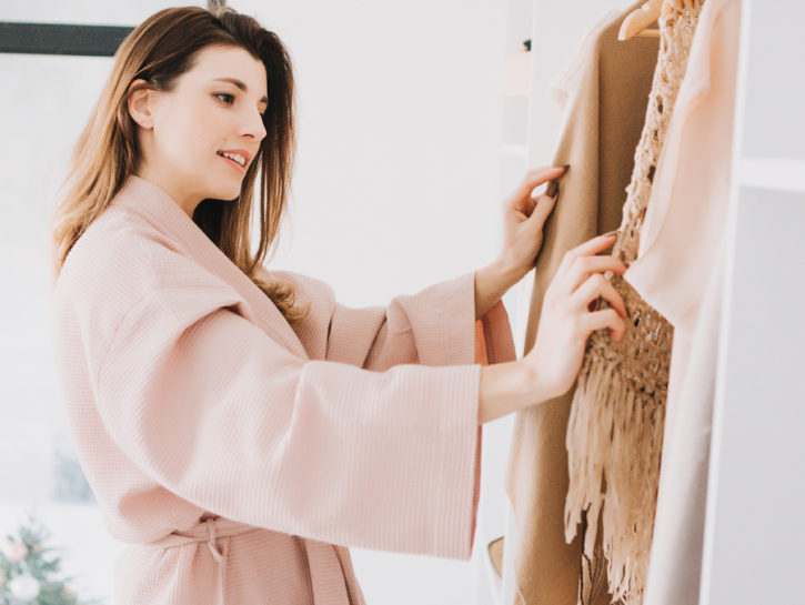 Vestire ai tempi del lockdown: perché curare il look a casa può farci sentire meglio