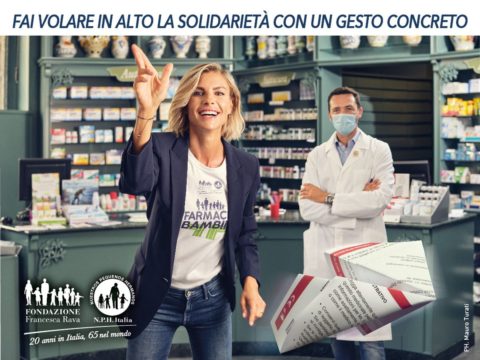 "In farmacia con i bambini", con Fondazione Francesca Rava per aiutare i bimbi in povertà sanitaria