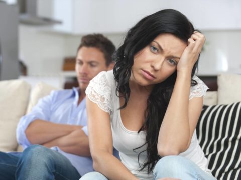 Come superare i ricatti emotivi in una relazione e rinascere