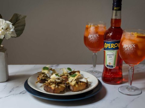 Crostino con carciofi trifolati e baccalà