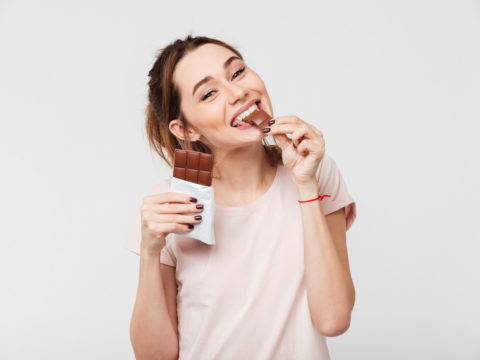 Mangiare zuccheri influenza davvero l'umore: ecco come