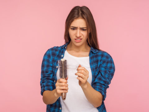 6 cibi ottimi che possono aiutarti a bloccare la caduta dei capelli