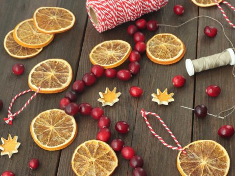 Natale sostenibile: 4 idee per le decorazioni con il riciclo creativo
