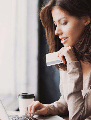 Shopping con un click: gli store di moda online da tenere d’occhio in tempi di saldi