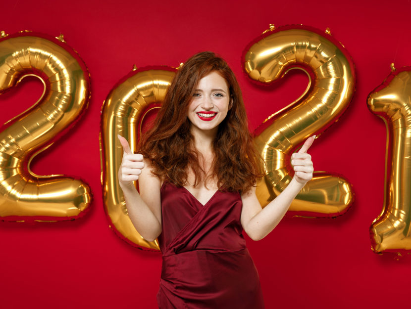 Nuovo anno 2021 donna rosso