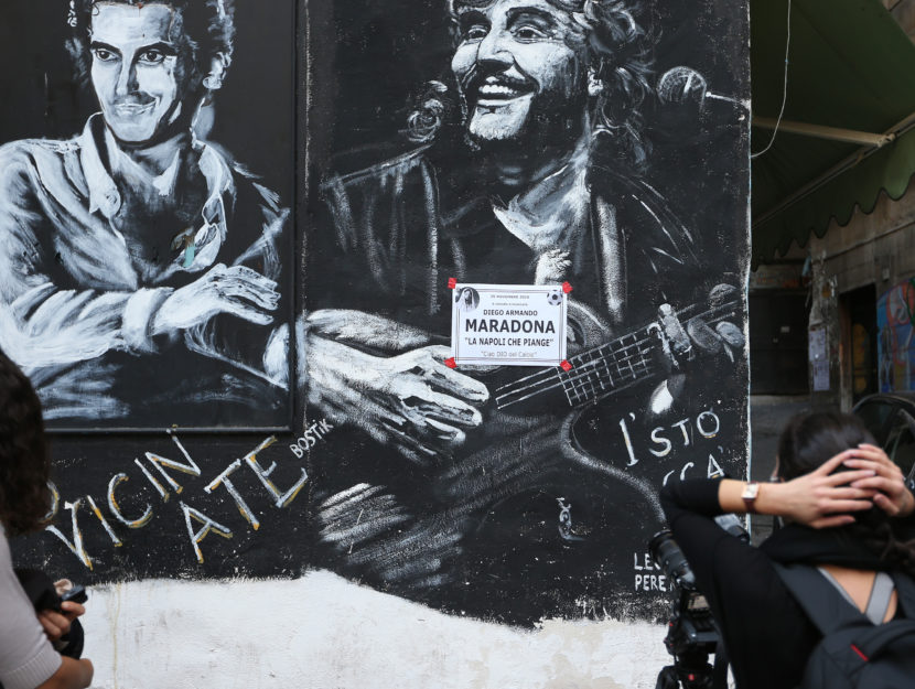 Napoli murales Massimo Troisi Pino Daniele