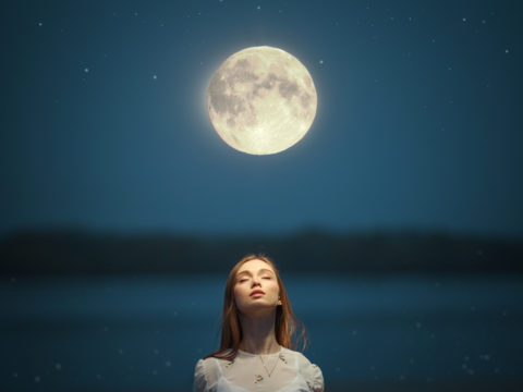 Benessere e luna piena: 5 rituali d’altri tempi per stare meglio con noi stesse