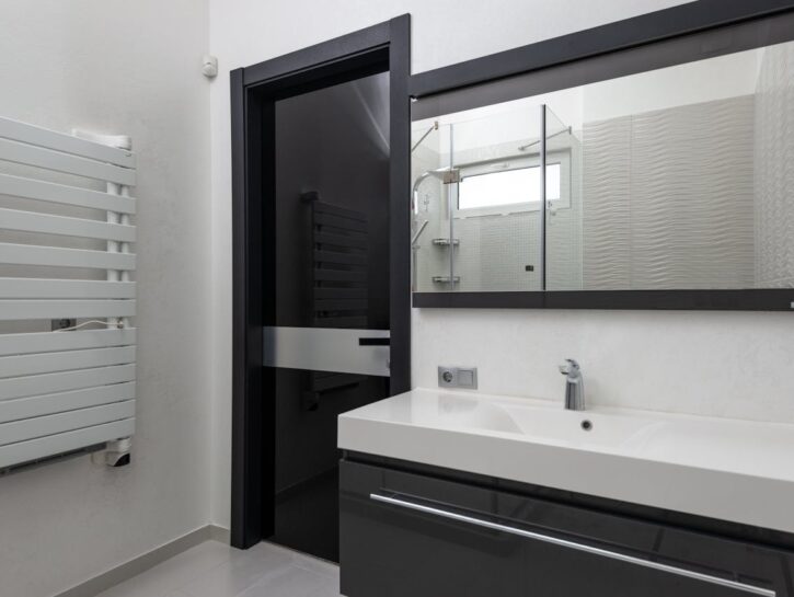 Come nascondere la porta del bagno