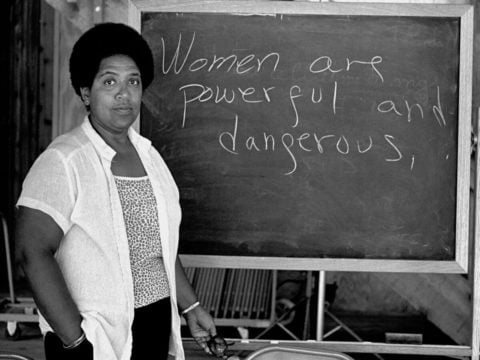 Google dedica un doodle a Audre Lorde: chi era la poetessa che si batteva contro razzismo e omofobia