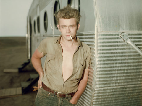 James Dean avrebbe compiuto 90 anni: il compleanno di un mito