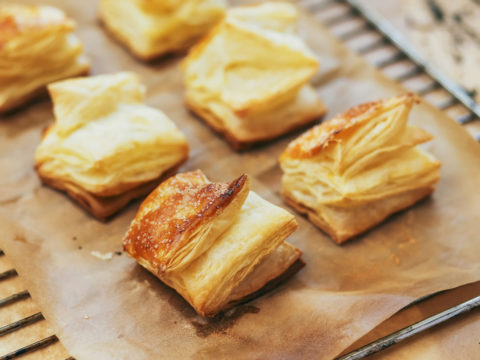 Pasta sfoglia fatta in casa: la ricetta spiegata passo passo