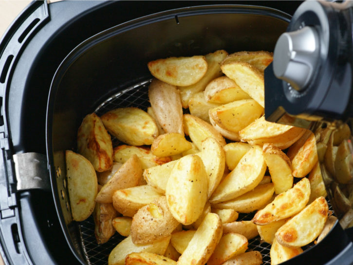 Patate fritte light: come farle con la friggitrice ad aria