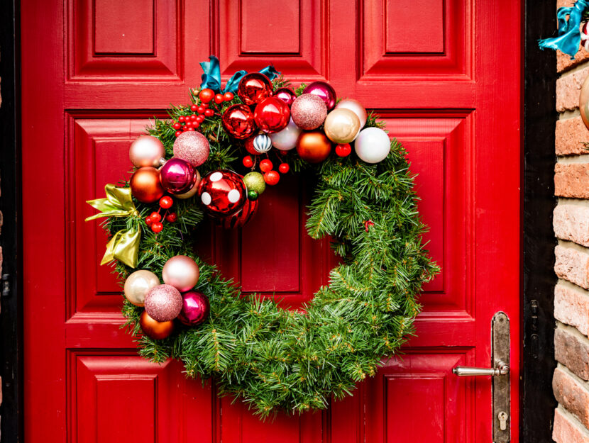 Lavoretti di Natale: Idee di addobbi per la porta di ingresso - Donna  Moderna