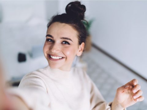 5 consigli per avere un sorriso perfetto e meravigliosamente fotogenico