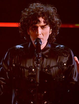 Sanremo 2021: i voti a canzoni e look della quarta serata