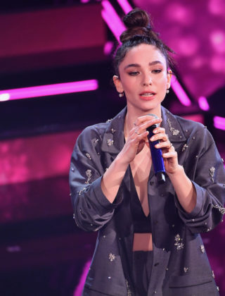 Sanremo 2021: i voti a canzoni e look della prima serata