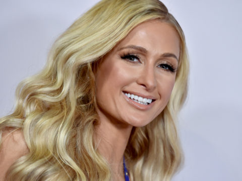 Paris Hilton domina (ancora) moda e social