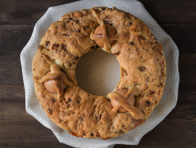 Ricetta casatiello con uova e formaggi