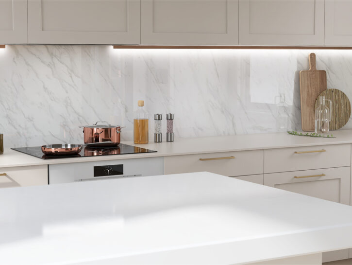 Come pulire il piano della cucina in quarzo