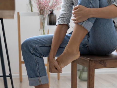 Dolore alle gambe: ecco tutte le possibili cause e cosa fare