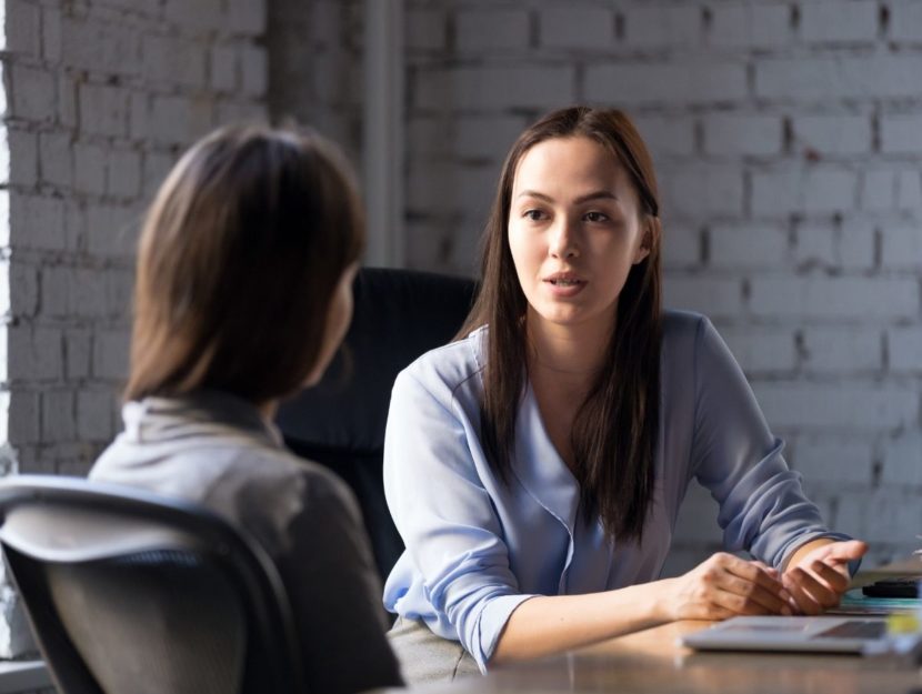 discussione di lavoro, negoziare lo stipendio, salario