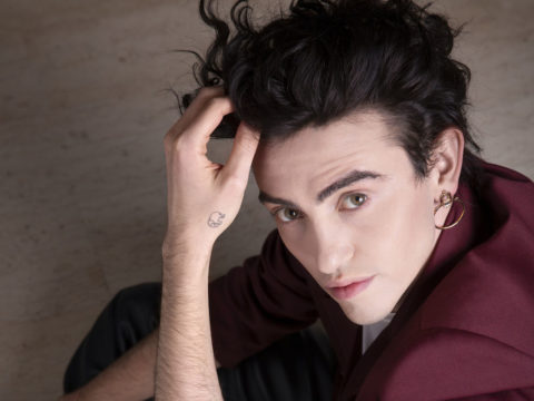 Michele Bravi: «Il dolore non lo superi, gli trovi spazio»