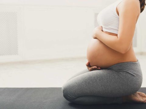 Yoga in gravidanza: tutti i consigli utili