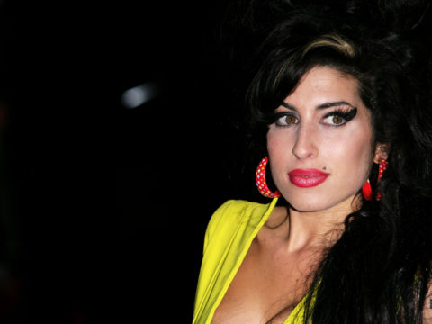 Amy Winehouse, prime immagini del biopic