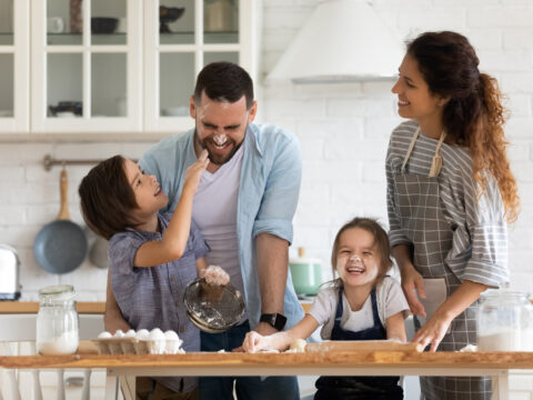 Con l’assegno unico torneremo davvero a fare figli?