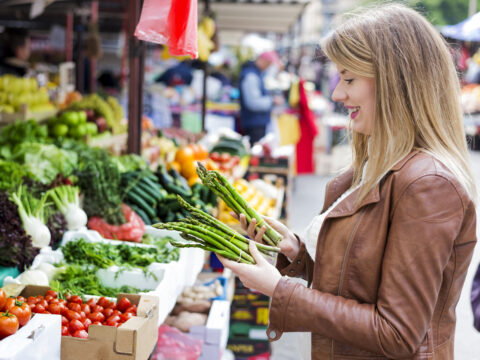 Come cucinare gli asparagi esaltandone le proprietà benefiche