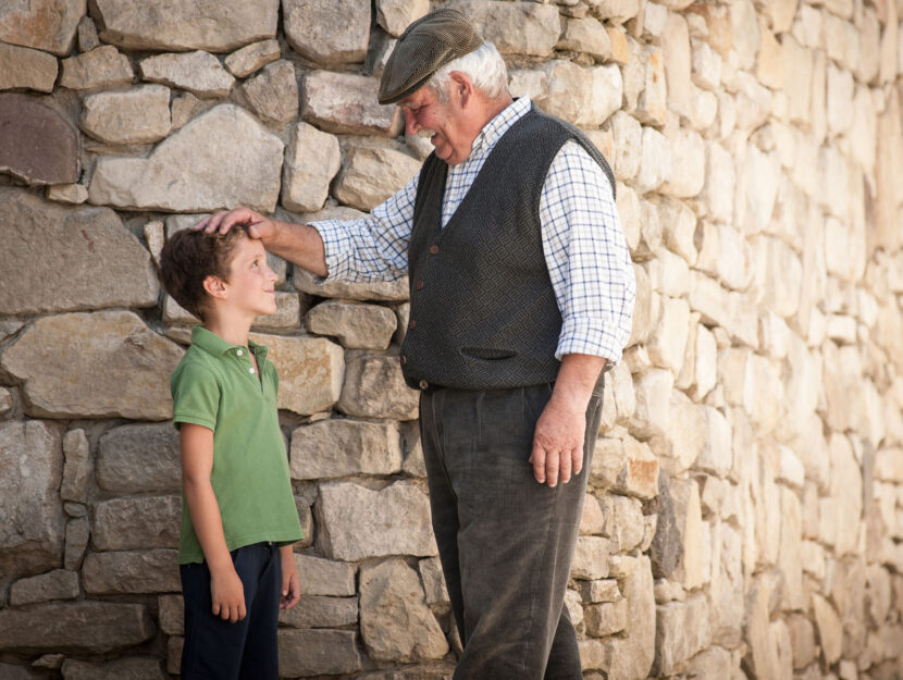 Nonno nipote campagna