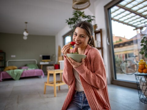 La stagione delle fragole è arrivata: come sceglierle e tutte le ricette