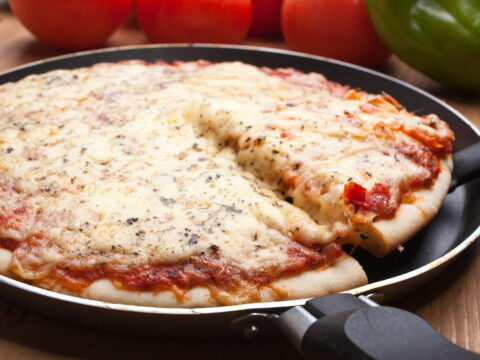 Pizza in padella: ecco come si fa