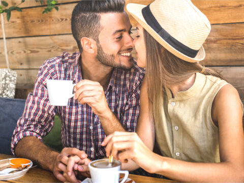 Galateo del bacio: romantico o affettuoso, le regole da seguire