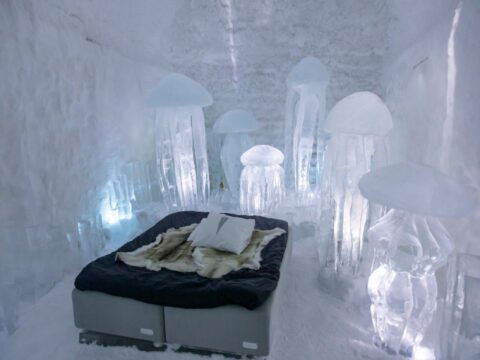 Hotel e palazzi di ghiaccio per vivere un’esperienza da brividi