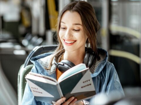 5 libri che ti faranno ritrovare il buonumore, anche nei periodi peggiori