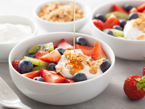 Come inserire la frutta nella colazione per iniziare bene la giornata