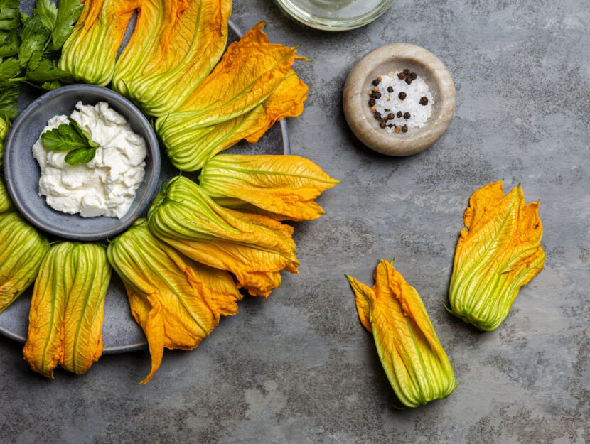 Fiori di zucca gratinati: la ricetta light e le varianti