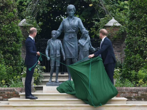 William e Harry insieme per ricordare i 60 anni di mamma Diana